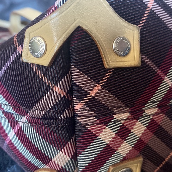 Burberry handbag. Pre-loved from Japan. Very clean inside and out. No inclusions - Picture 3 of 3